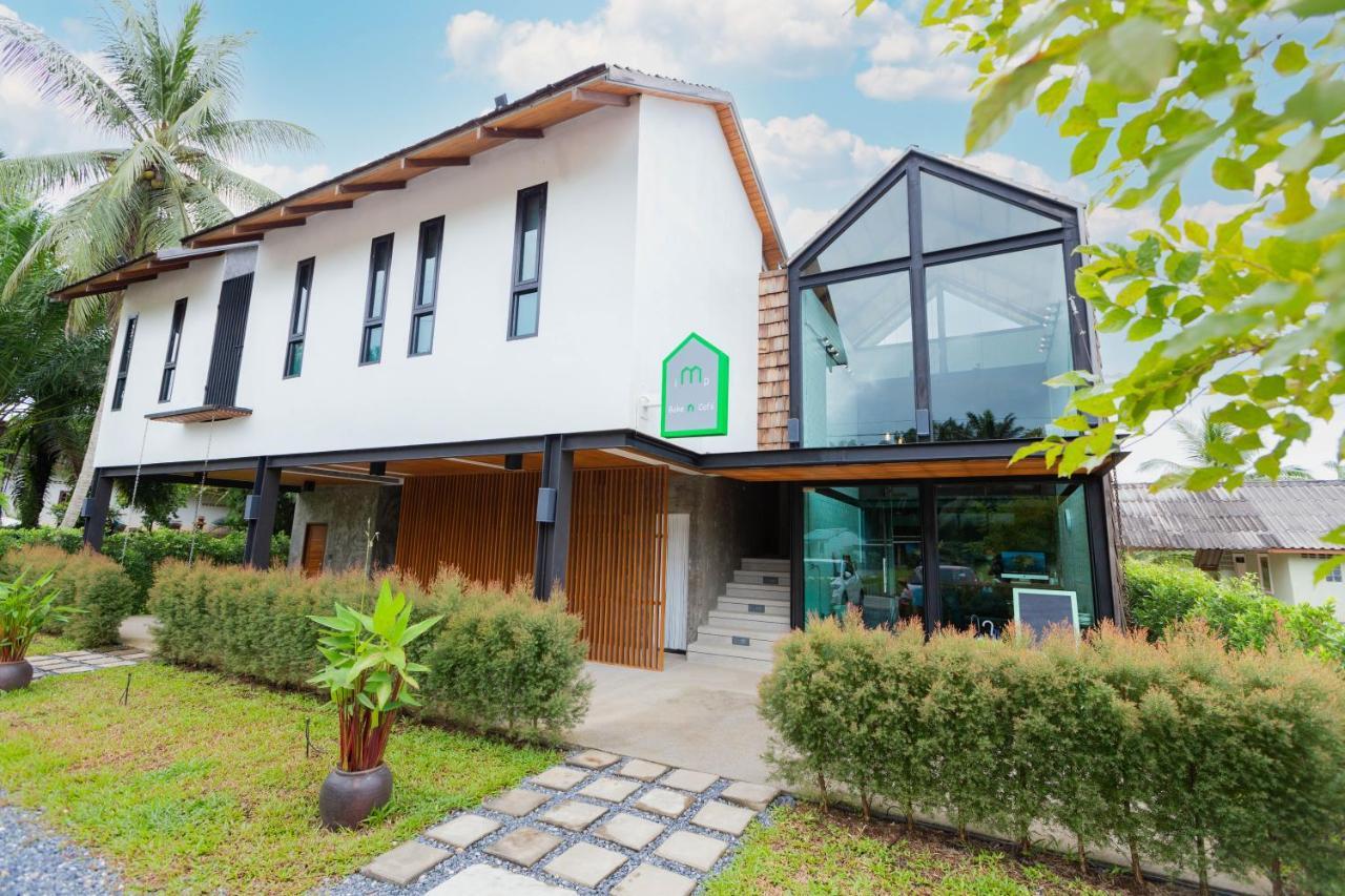 In My Place Cafotel Khlong Thom Esterno foto