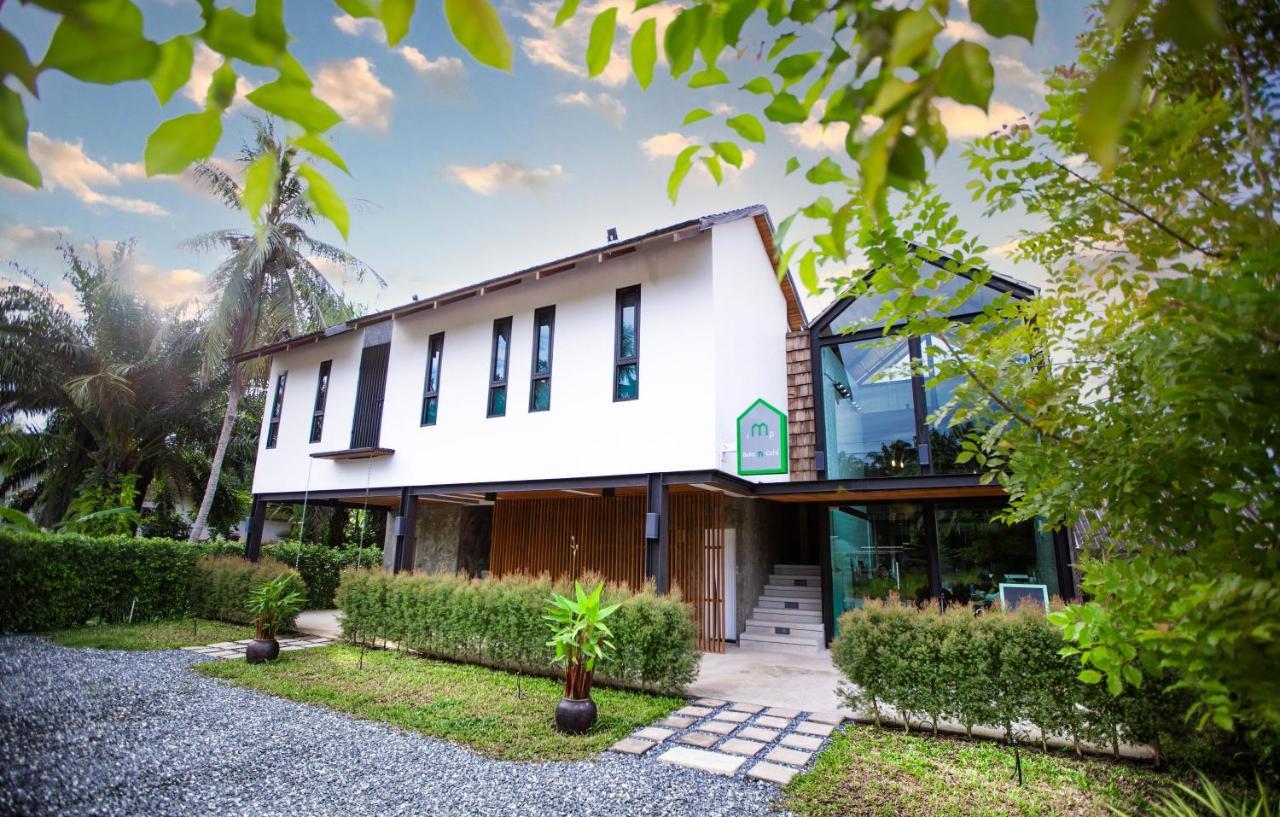 In My Place Cafotel Khlong Thom Esterno foto