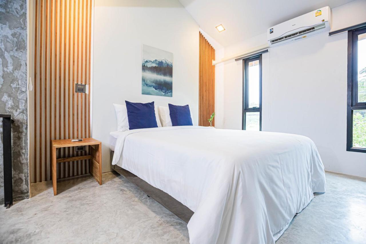 In My Place Cafotel Khlong Thom Esterno foto