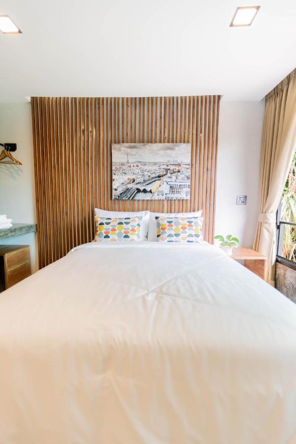 In My Place Cafotel Khlong Thom Esterno foto