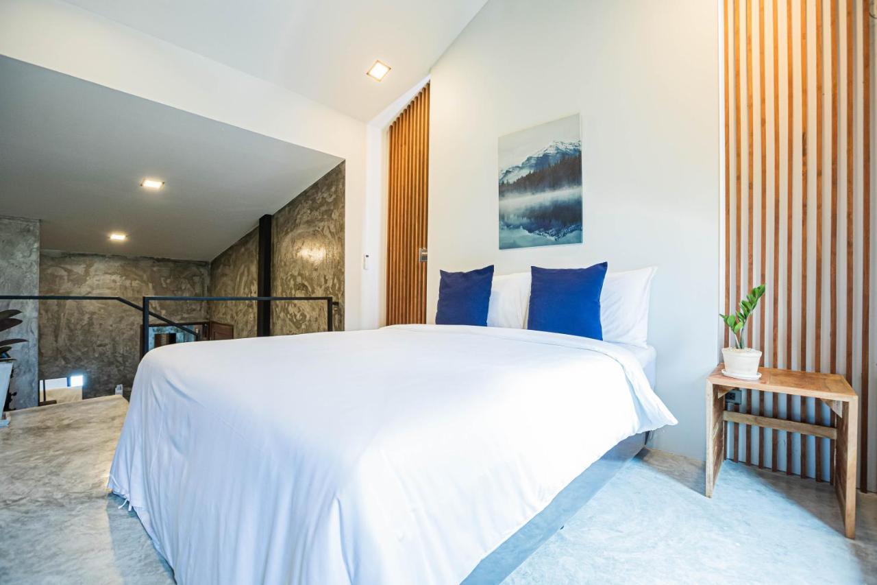 In My Place Cafotel Khlong Thom Esterno foto