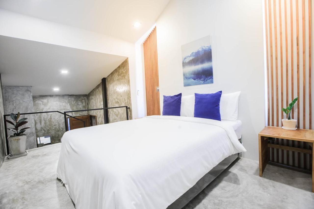 In My Place Cafotel Khlong Thom Esterno foto