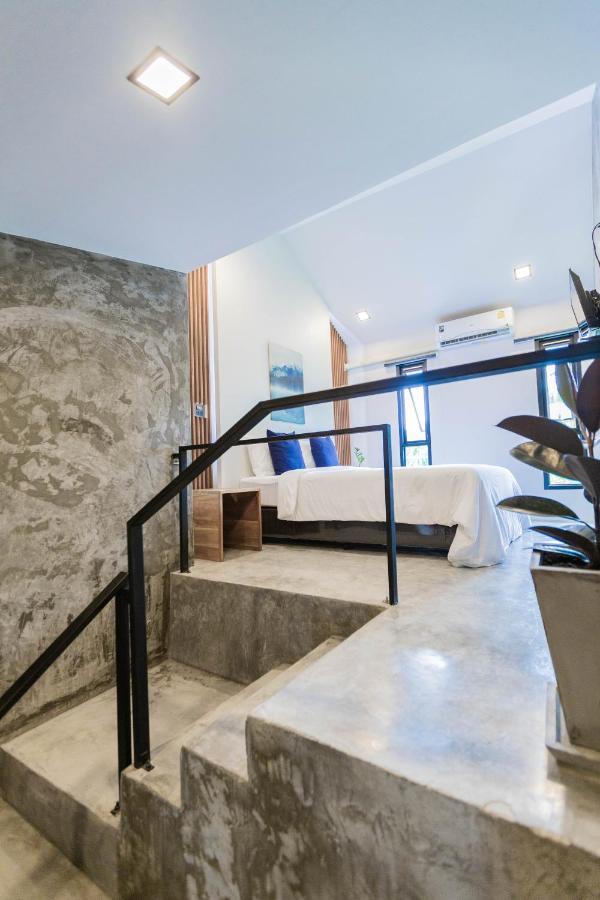 In My Place Cafotel Khlong Thom Esterno foto