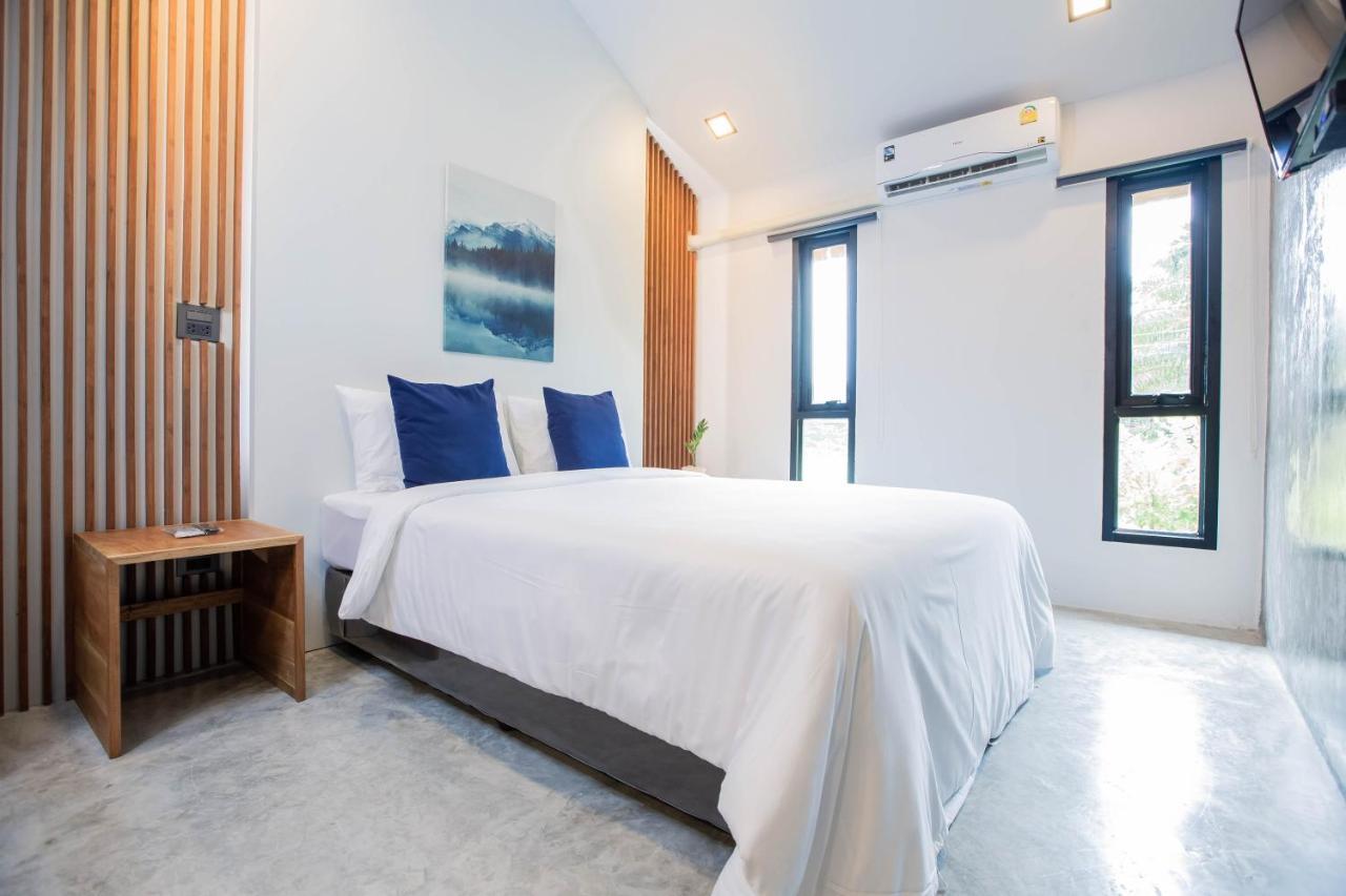 In My Place Cafotel Khlong Thom Esterno foto