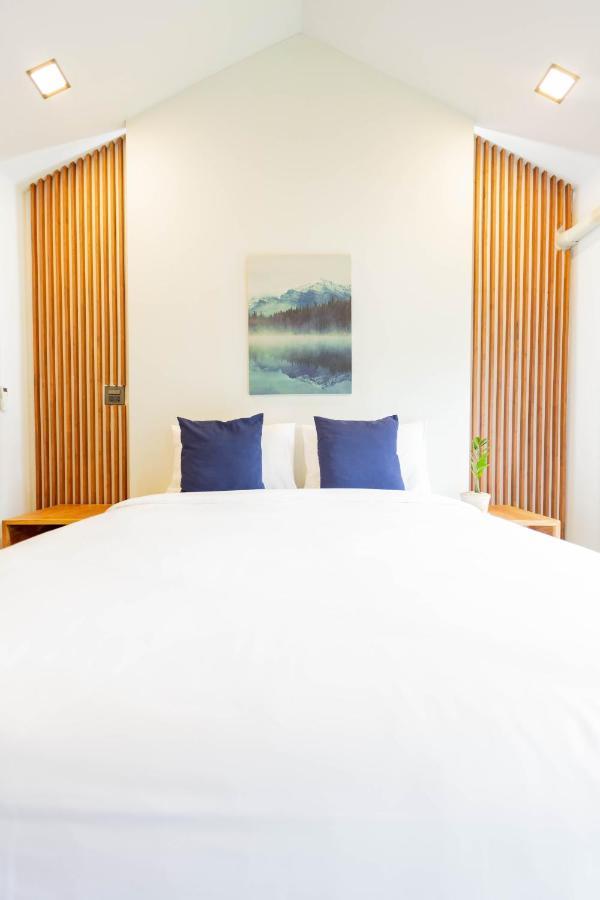 In My Place Cafotel Khlong Thom Esterno foto