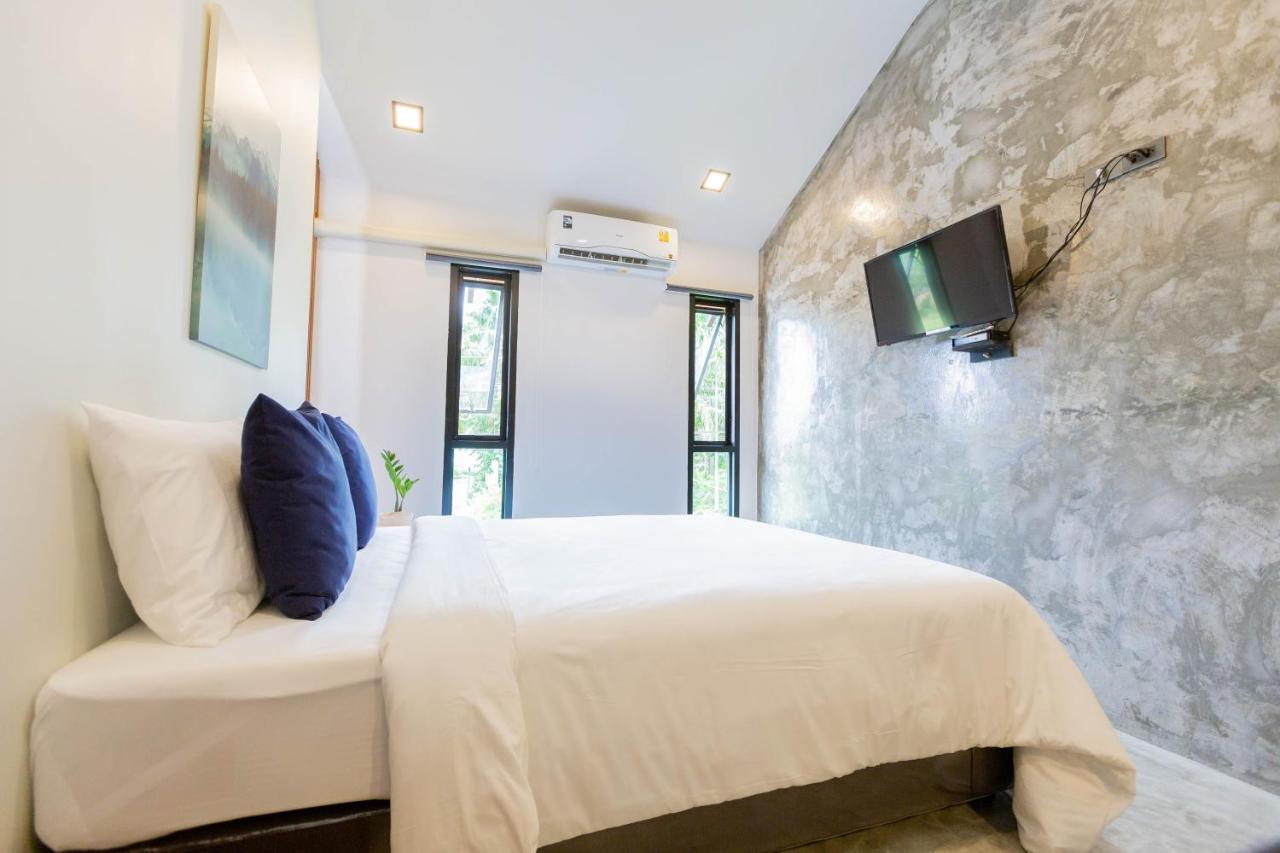 In My Place Cafotel Khlong Thom Esterno foto