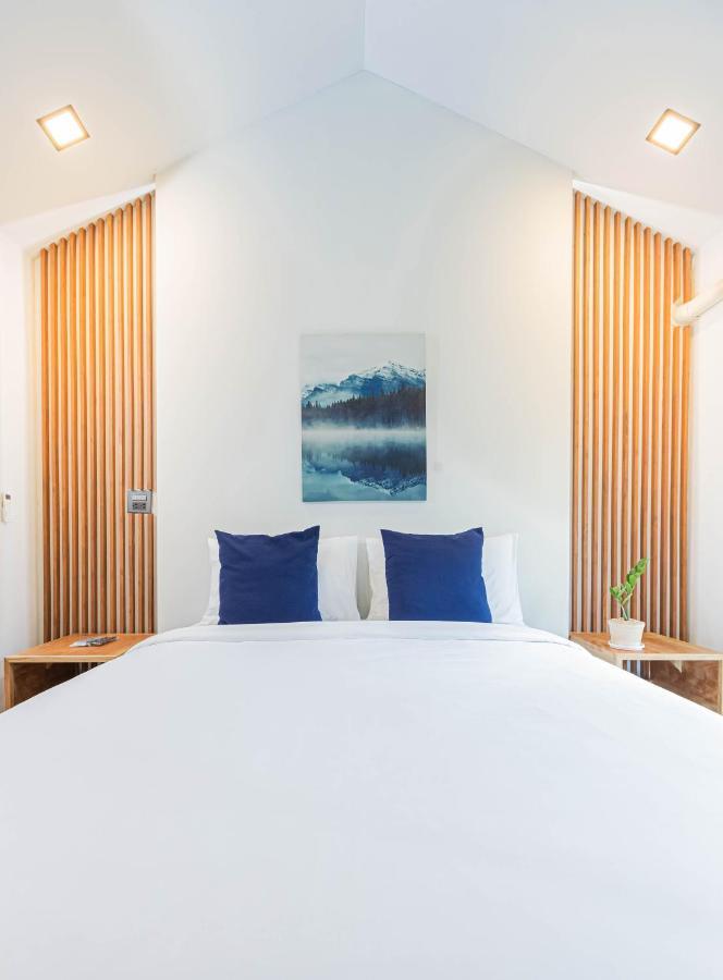 In My Place Cafotel Khlong Thom Esterno foto