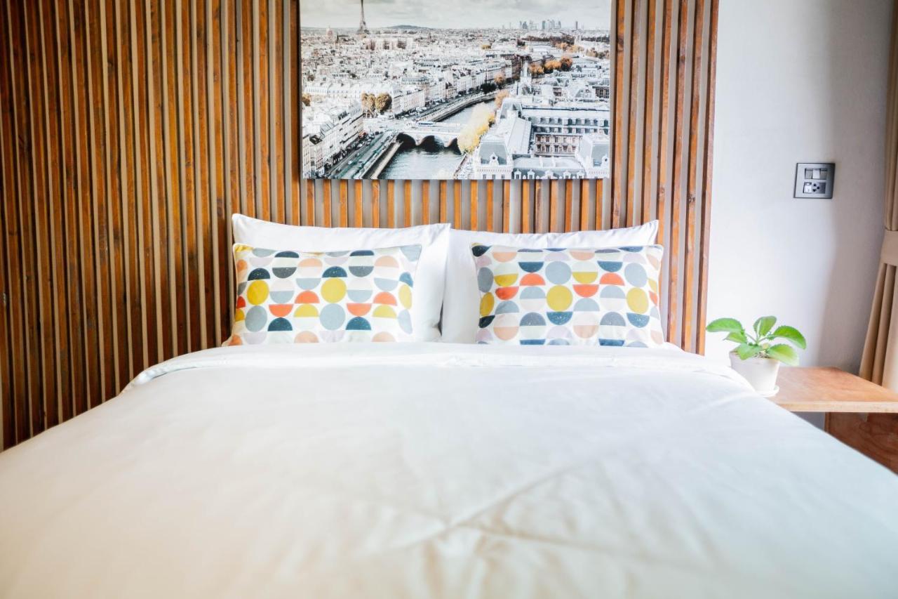 In My Place Cafotel Khlong Thom Esterno foto